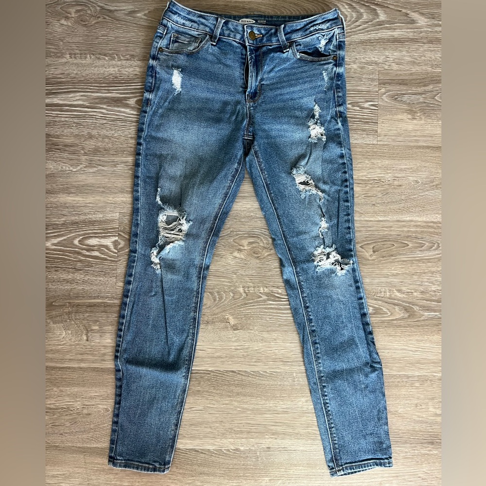 Old Navy Rockstar Distressed Skinny Jeans – Size 4